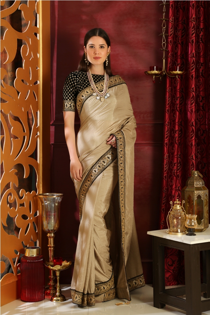 This Wedding Season Look The Most Attractive Of all Wearing This Designer saree