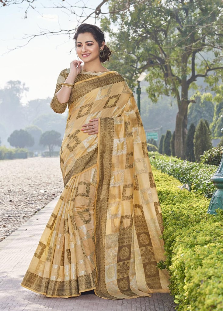 This Lovely Weaved Saree And Blouse Are Fabricated On Handloom Cotton